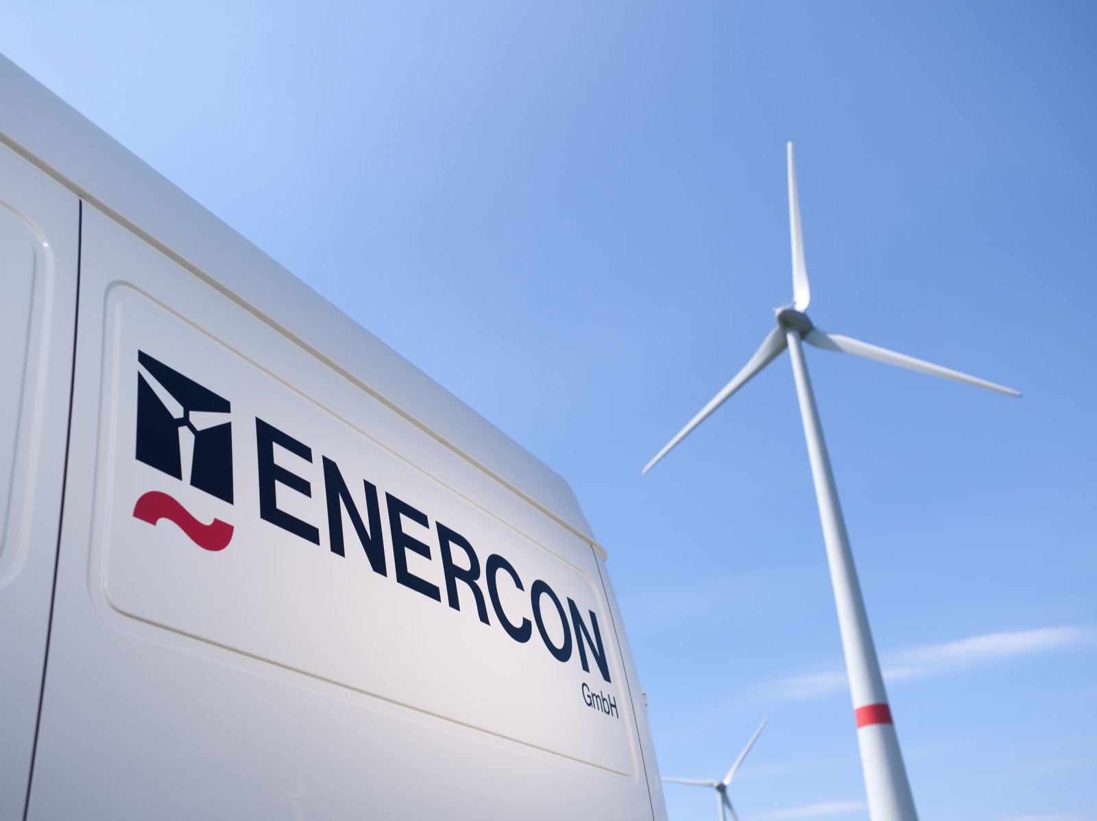 Enercon-servicewagen bij een windturbine